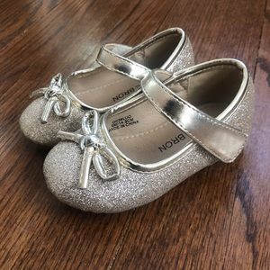 Toddler sparkle dress shoes
